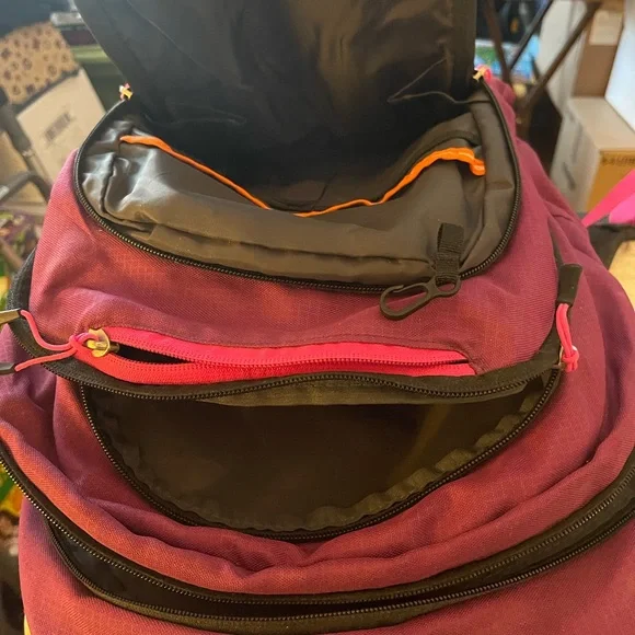 High Sierra Backpack - Picture 3 of 4